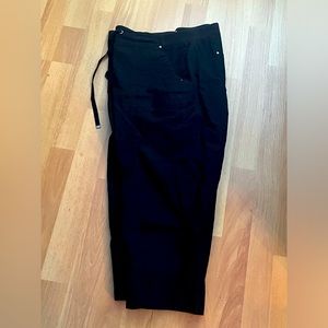 Reitmans Capri pants size L